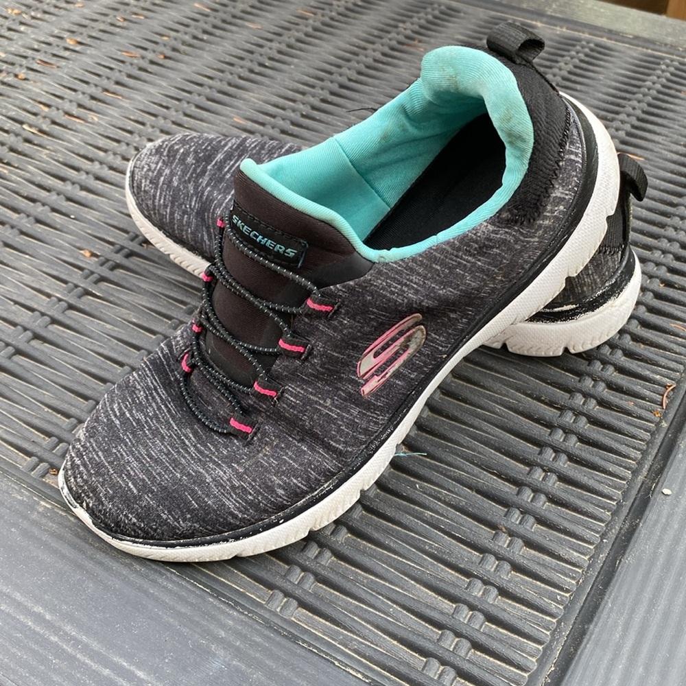 Skechers, girls running shoe, size 6.5, slip-one,